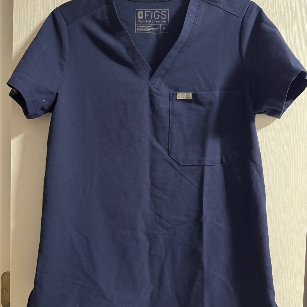 Figs Catarina One-Pocket Scrub Top, Navy, XS